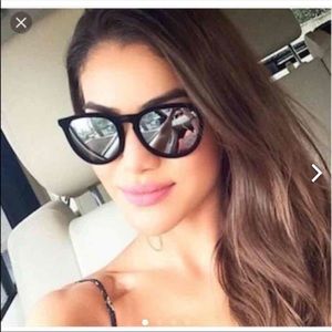 “Erika” black reflective Raybans 🕶